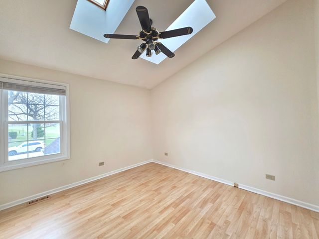 1376 Longacre Lane, Wheeling, IL 60090