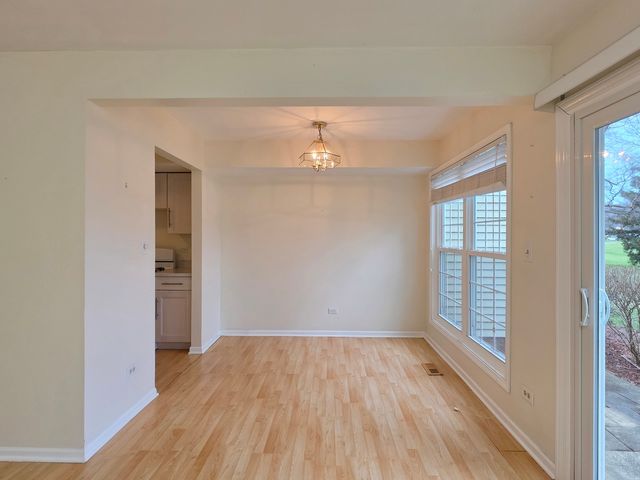 1376 Longacre Lane, Wheeling, IL 60090