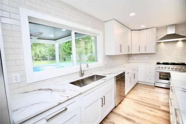 1646 ROBIN HOOD LANE, Clearwater, FL 33764