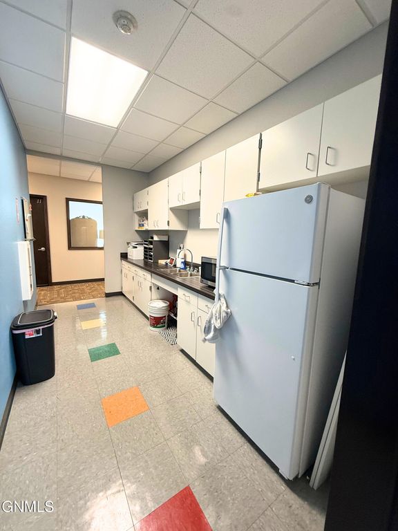 2407 2nd Avenue W, Williston, ND 58801 photo 17