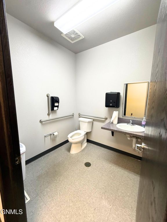 2407 2nd Avenue W, Williston, ND 58801 photo 25