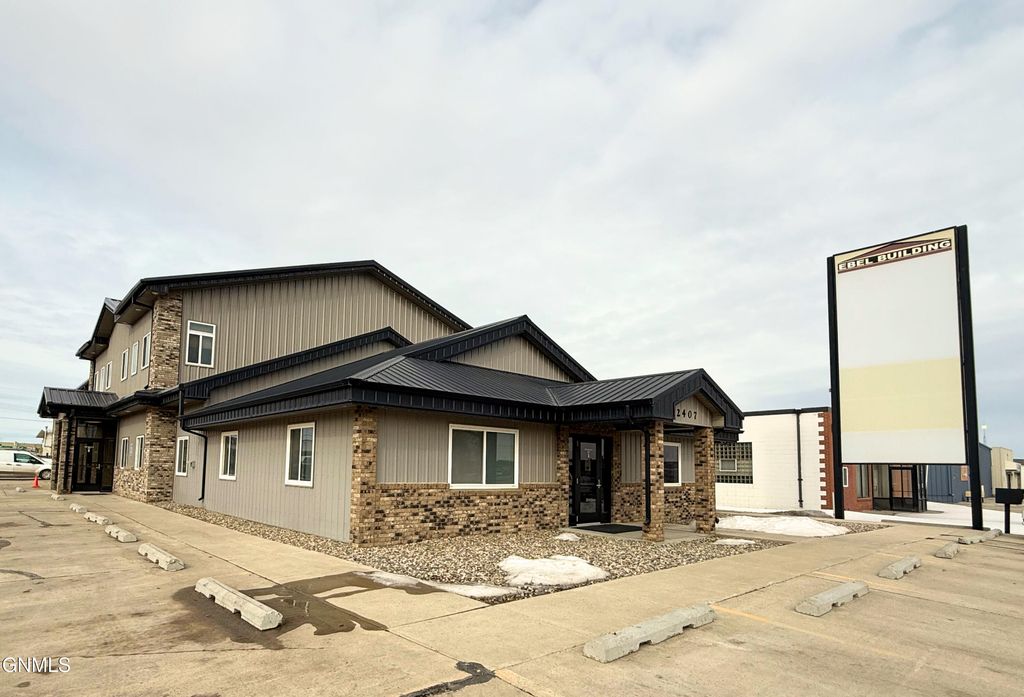 2407 2nd Avenue W, Williston, ND 58801 photo 3