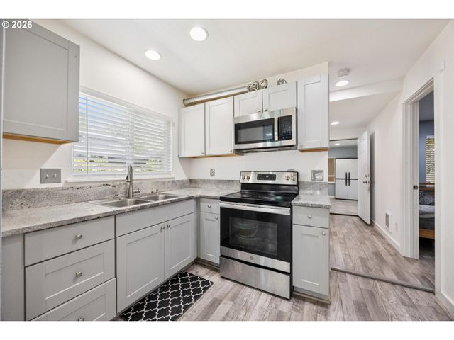7120 Se 83RD Ave, Portland, OR 97266