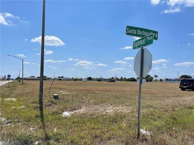 16 Diplomat PKWY E, Cape Coral, FL 33909