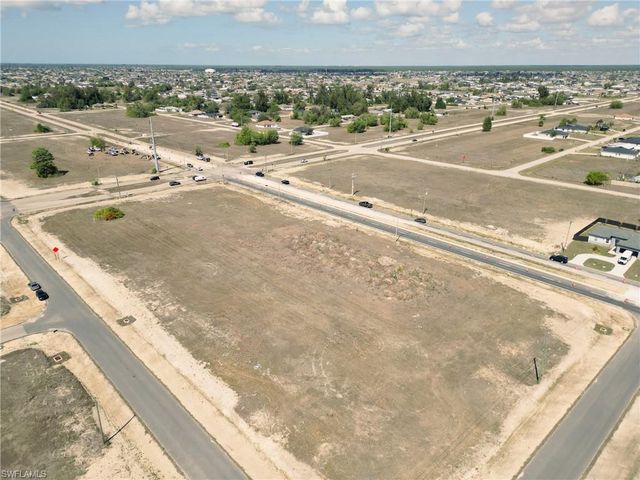 16 Diplomat PKWY E, Cape Coral, FL 33909