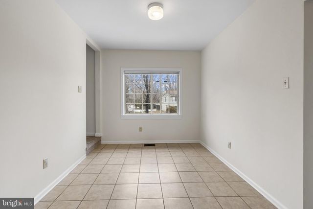 620 N LINCOLN AVE, Moorestown, NJ 08057