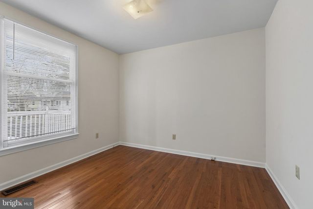 620 N LINCOLN AVE, Moorestown, NJ 08057