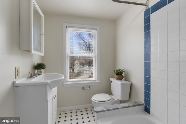 620 N LINCOLN AVE, Moorestown, NJ 08057