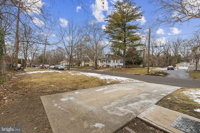 620 N LINCOLN AVE, Moorestown, NJ 08057