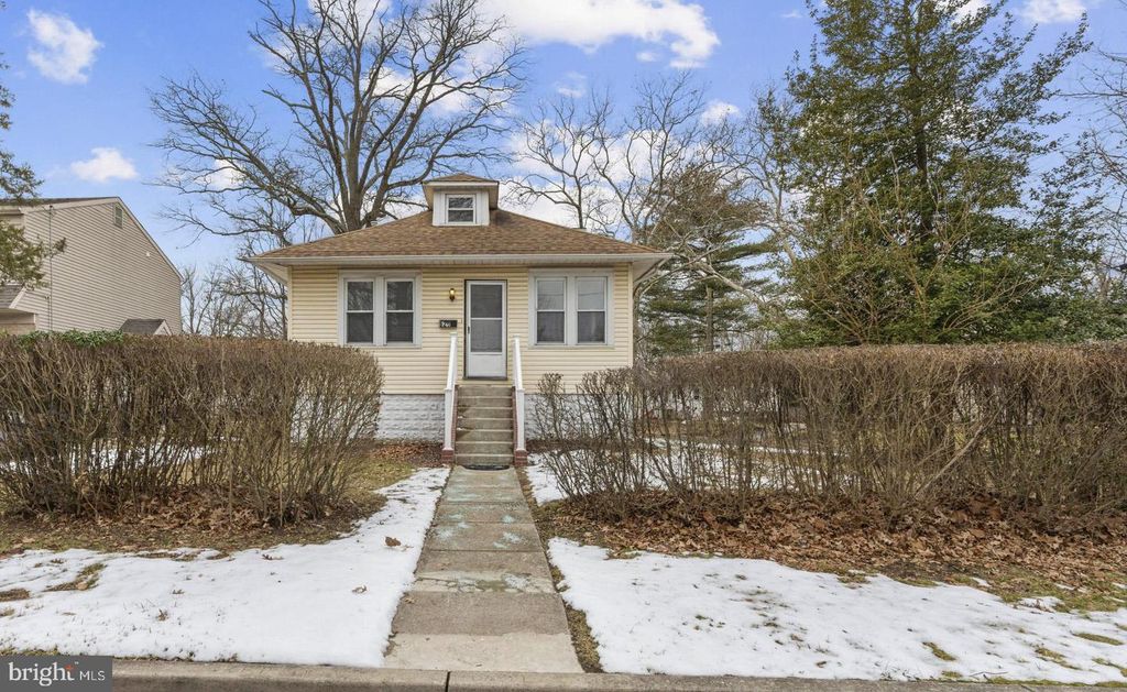 620 N LINCOLN AVE, Moorestown, NJ 08057