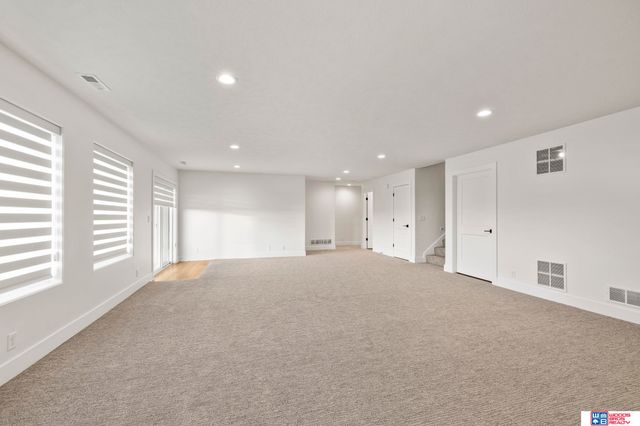 921 N 105th Street, Lincoln, NE 68527