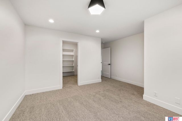 921 N 105th Street, Lincoln, NE 68527