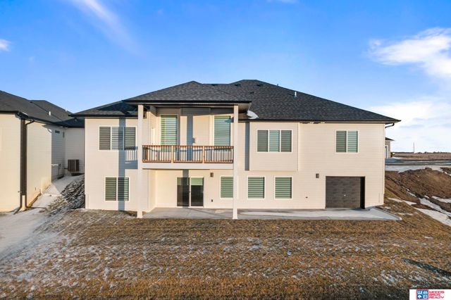 921 N 105th Street, Lincoln, NE 68527