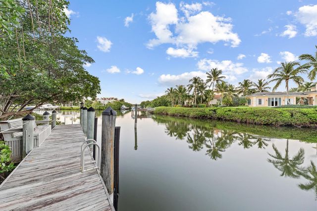 6968 SE Harbor Circle, Stuart, FL 34996