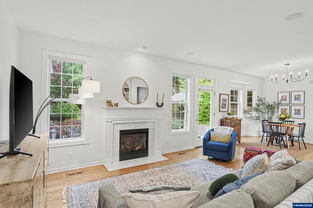 3374 Augusta National Dr S, Salem, OR 97302