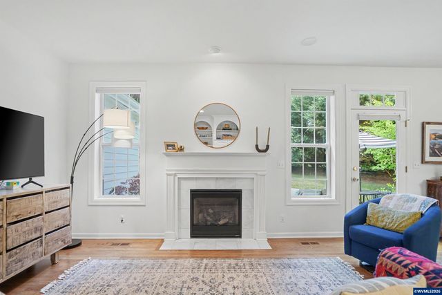 3374 Augusta National Dr S, Salem, OR 97302