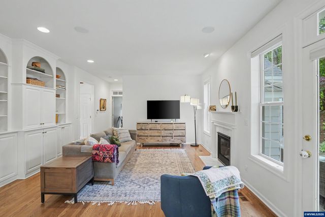 3374 Augusta National Dr S, Salem, OR 97302