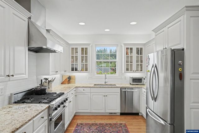 3374 Augusta National Dr S, Salem, OR 97302