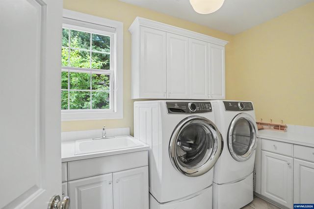 3374 Augusta National Dr S, Salem, OR 97302