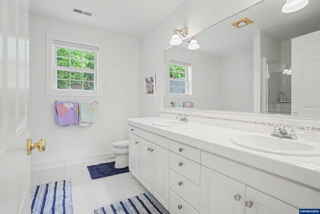3374 Augusta National Dr S, Salem, OR 97302