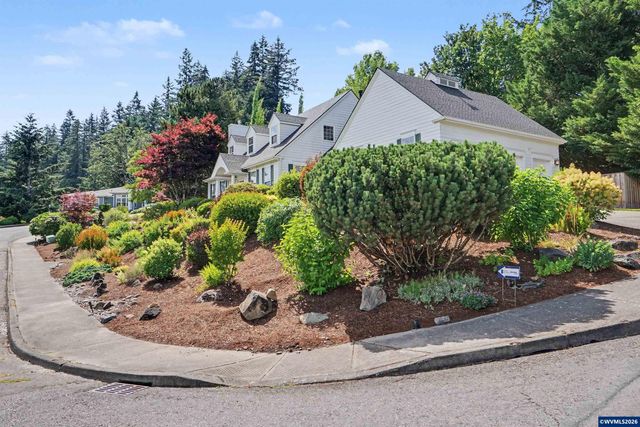 3374 Augusta National Dr S, Salem, OR 97302