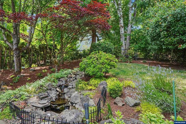 3374 Augusta National Dr S, Salem, OR 97302