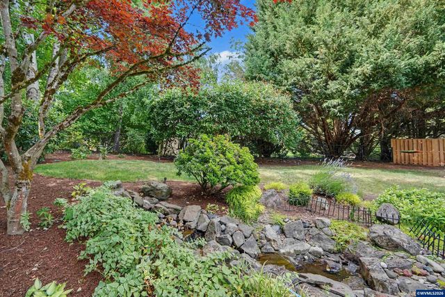 3374 Augusta National Dr S, Salem, OR 97302