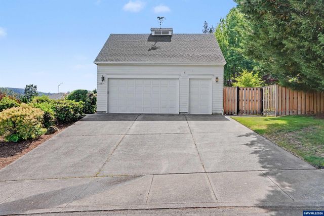 3374 Augusta National Dr S, Salem, OR 97302