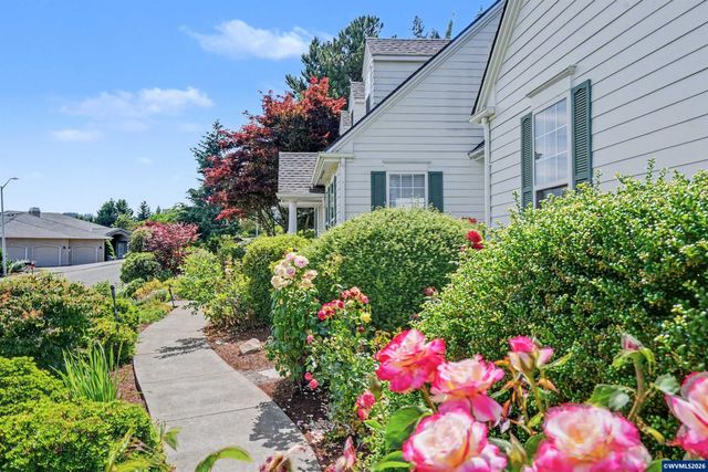 3374 Augusta National Dr S, Salem, OR 97302
