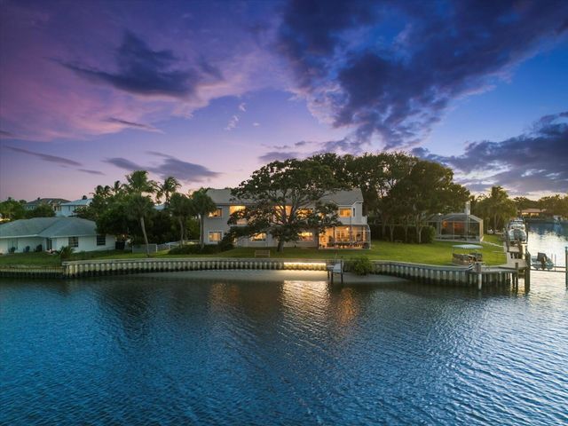 35 Tradewinds Circle, Tequesta, FL 33469
