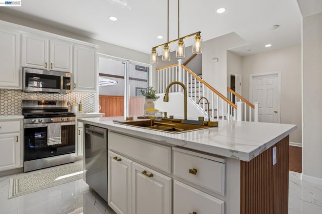 34102 Zaner Way, Union City, CA 94587