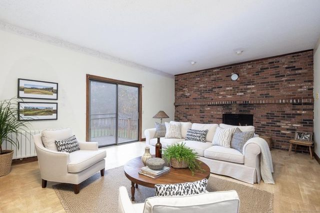 6 El Toro Drive, Bristol, CT 06010