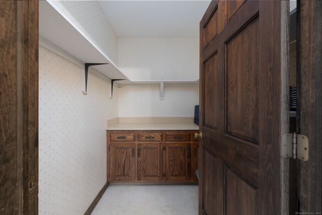 6 El Toro Drive, Bristol, CT 06010