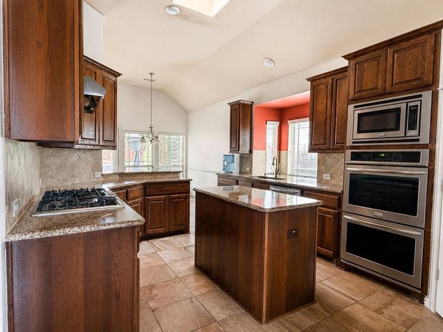 1410 Nighthawk Lane, Mansfield, TX 76063