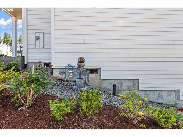2504 BRACKENFERN Rd, Eugene, OR 97403