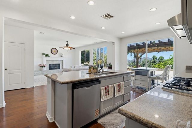 7480 Eastridge Drive, La Mesa, CA 91941
