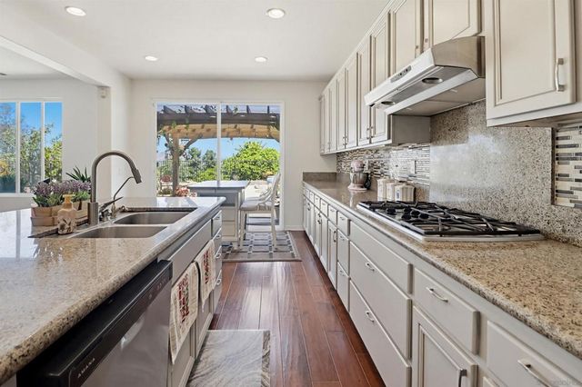 7480 Eastridge Drive, La Mesa, CA 91941