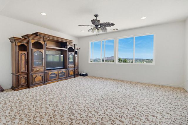 7480 Eastridge Drive, La Mesa, CA 91941