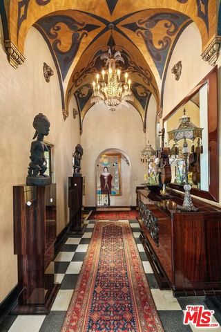 4320 Cedarhurst Circle, Los Angeles, CA 90027