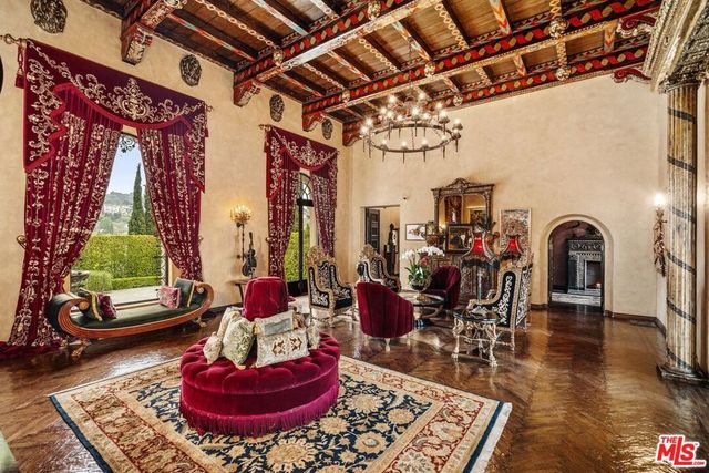 4320 Cedarhurst Circle, Los Angeles, CA 90027