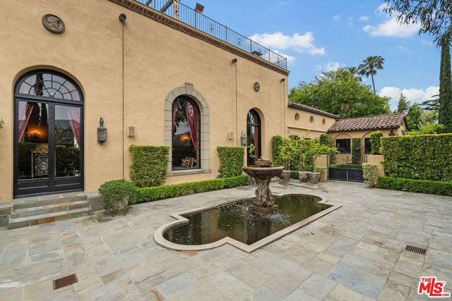 4320 Cedarhurst Circle, Los Angeles, CA 90027