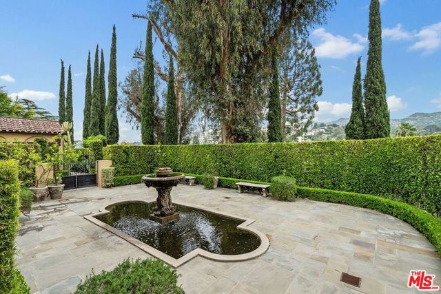 4320 Cedarhurst Circle, Los Angeles, CA 90027