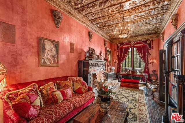 4320 Cedarhurst Circle, Los Angeles, CA 90027