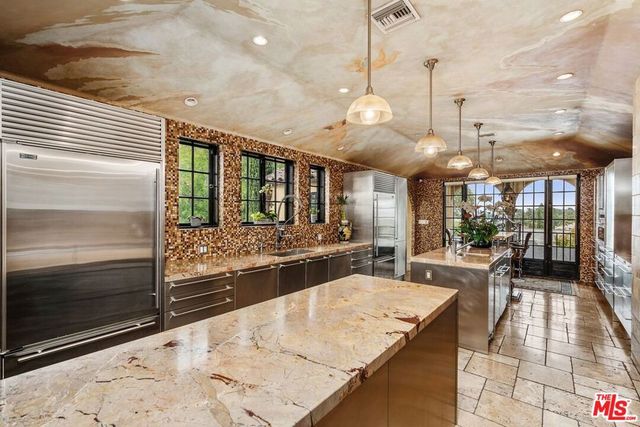 4320 Cedarhurst Circle, Los Angeles, CA 90027