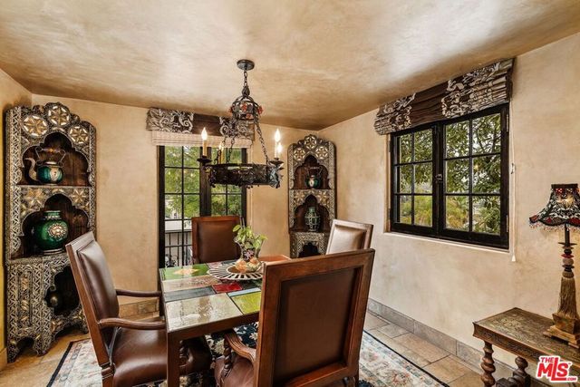 4320 Cedarhurst Circle, Los Angeles, CA 90027