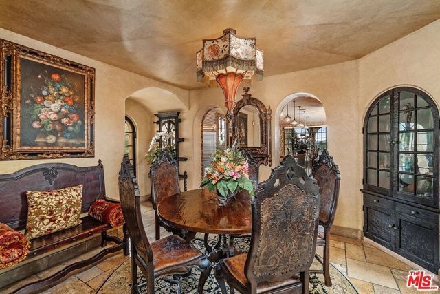 4320 Cedarhurst Circle, Los Angeles, CA 90027