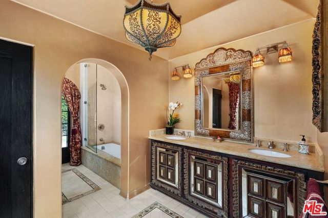 4320 Cedarhurst Circle, Los Angeles, CA 90027