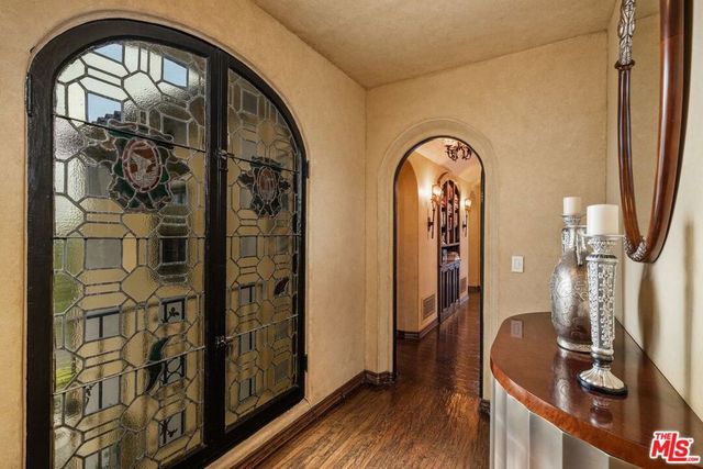 4320 Cedarhurst Circle, Los Angeles, CA 90027