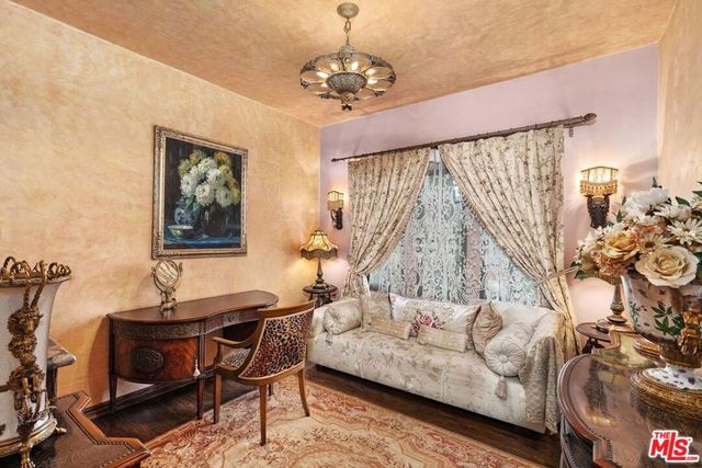 4320 Cedarhurst Circle, Los Angeles, CA 90027