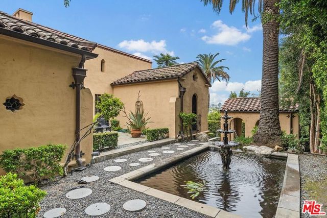 4320 Cedarhurst Circle, Los Angeles, CA 90027